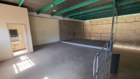 Knightsgate Industrial Park, 2 Jonas Rd, Germiston has a 266m² Industrial Unit Available To Let (7)